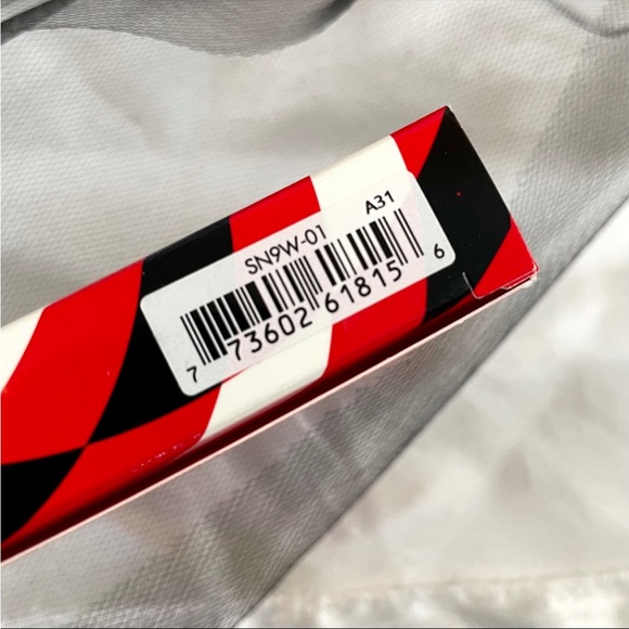 MAC Hyper Real Glow Duo Fortune Teller Blizzard Wizard LIMITED EDITION - Picture 9 of 11